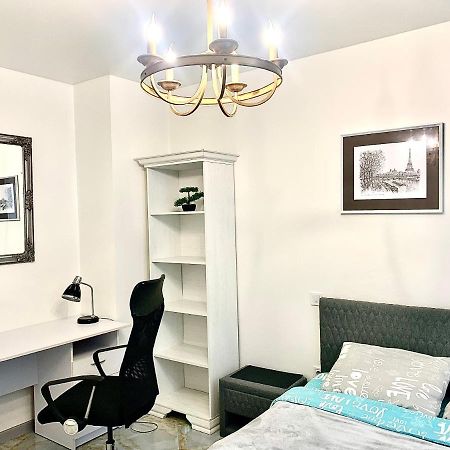 4-Room Jacuzzi Apartment Λβιβ Εξωτερικό φωτογραφία