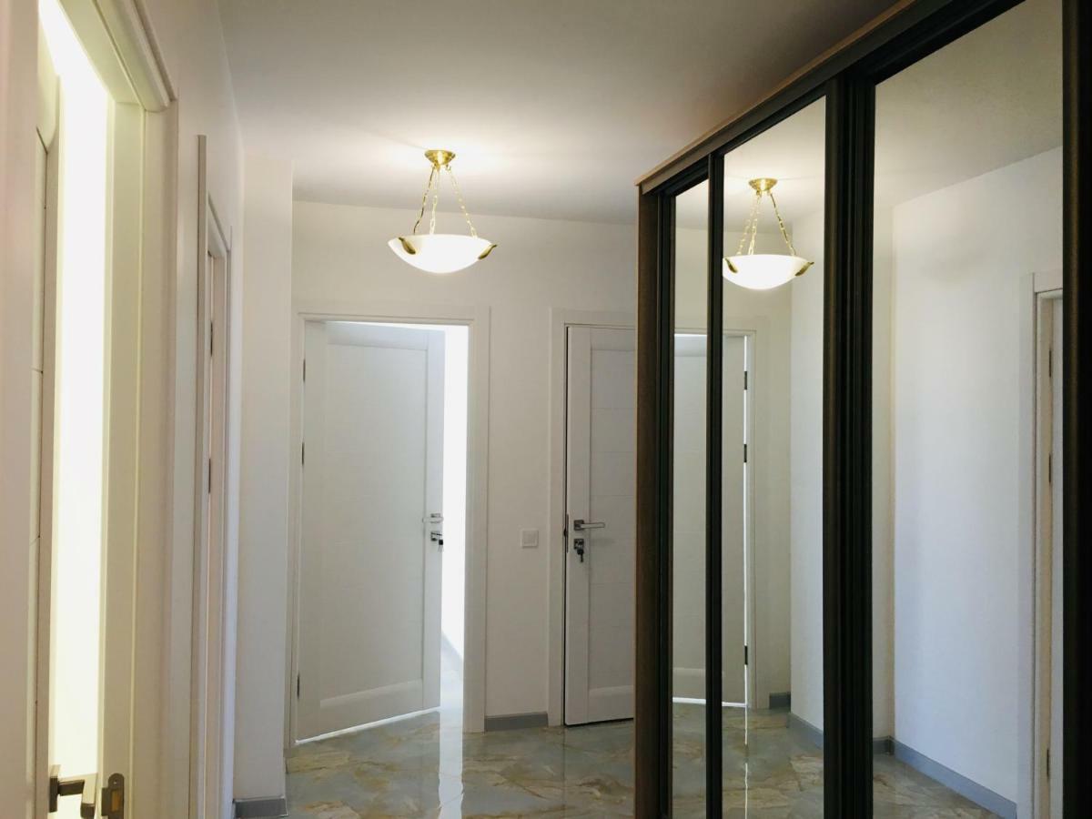 4-Room Jacuzzi Apartment Λβιβ Εξωτερικό φωτογραφία