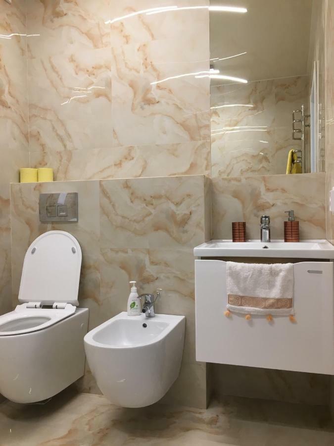 4-Room Jacuzzi Apartment Λβιβ Εξωτερικό φωτογραφία