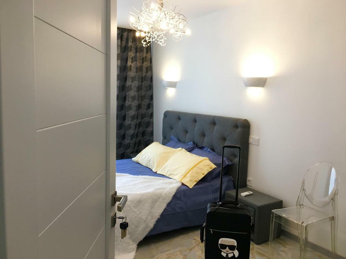 4-Room Jacuzzi Apartment Λβιβ Εξωτερικό φωτογραφία