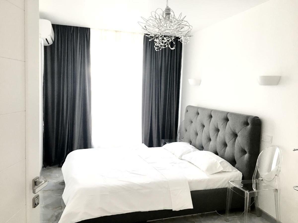 4-Room Jacuzzi Apartment Λβιβ Εξωτερικό φωτογραφία